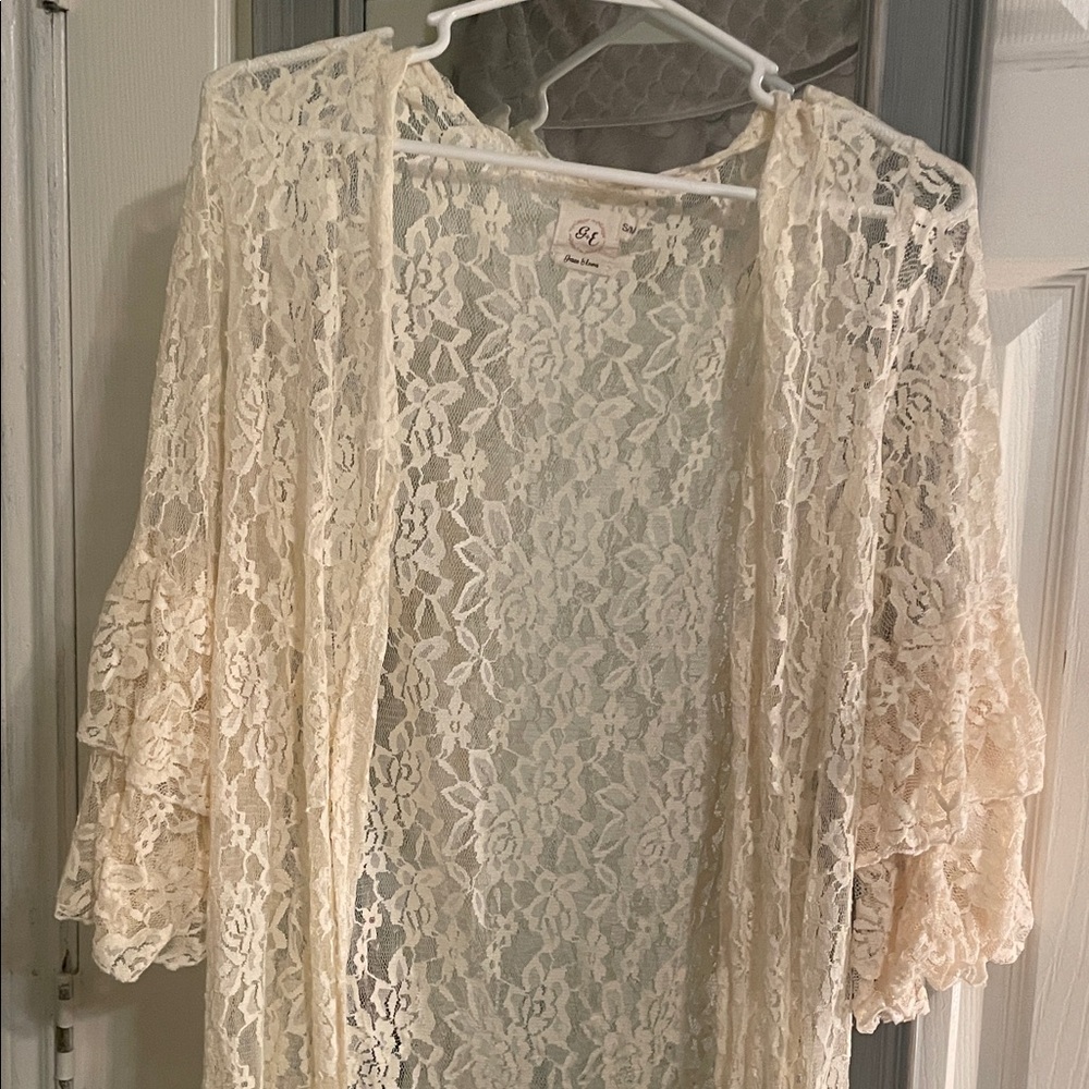 Elegant Lace Cardigan in Cream